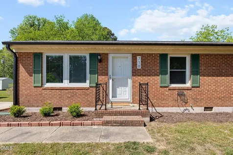 718 S Hughes Street Apex NC 27502