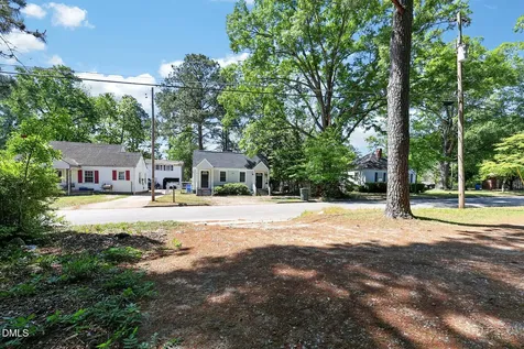 913 Woodrow Street S Wilson NC 27893