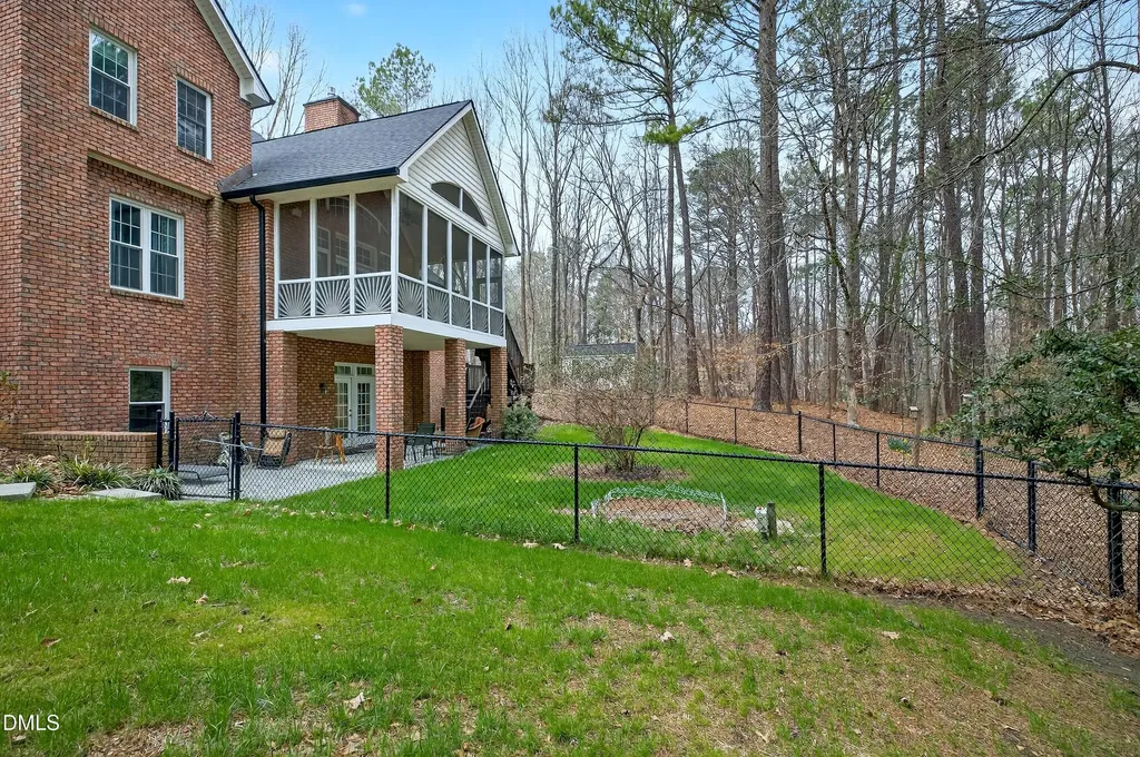 4613 Cross Brook Lane Raleigh NC 27610