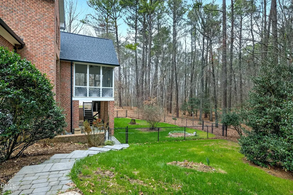 4613 Cross Brook Lane Raleigh NC 27610
