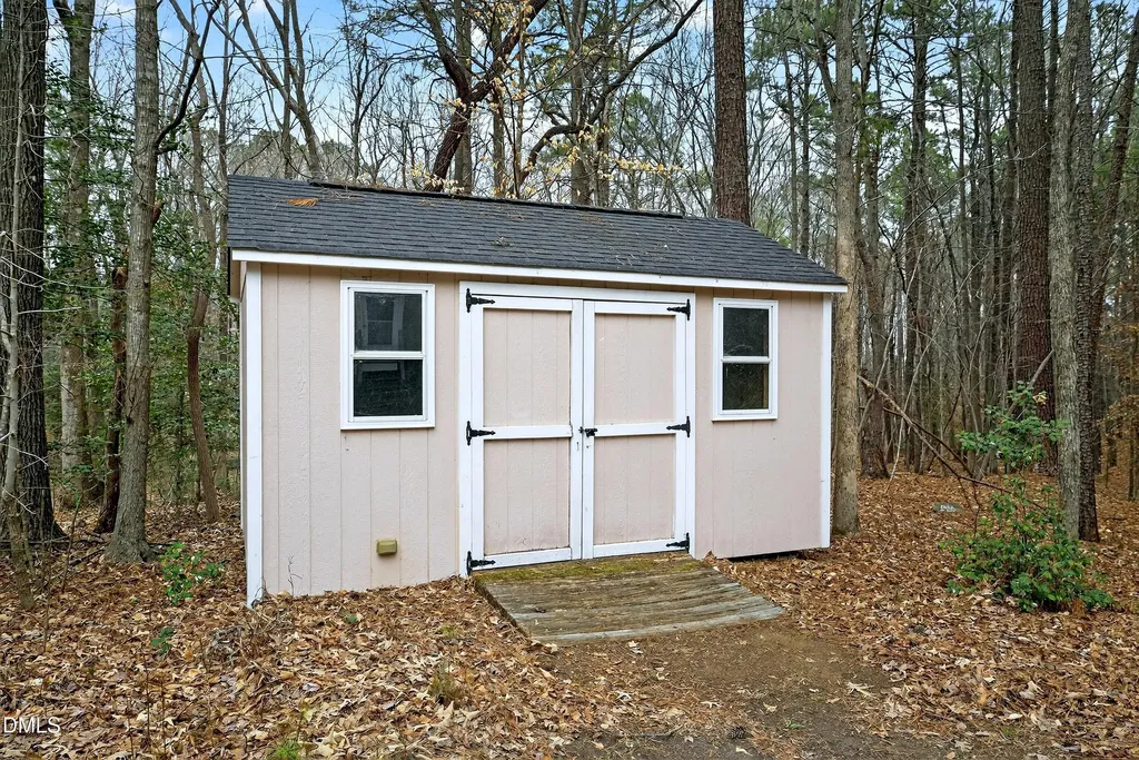 4613 Cross Brook Lane Raleigh NC 27610