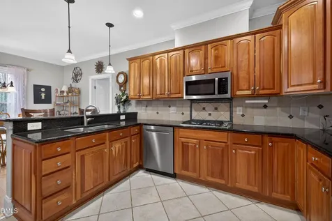 4613 Cross Brook Lane Raleigh NC 27610
