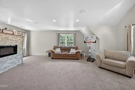 105 Fifemoor Court Cary NC 27518