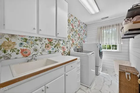 105 Fifemoor Court Cary NC 27518