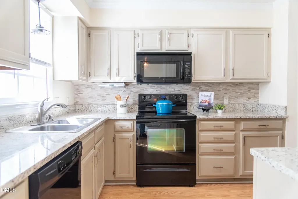 6728 Queen Annes Drive Raleigh NC 27613