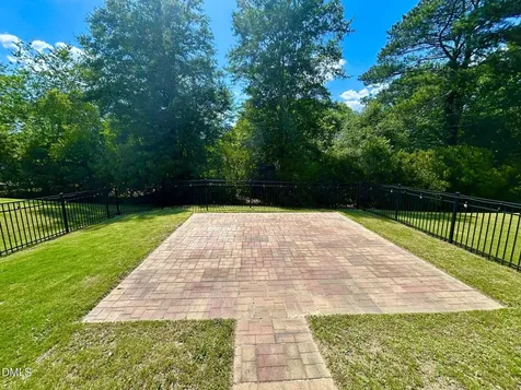 553 Barneswyck Drive Fuquay Varina NC 27526