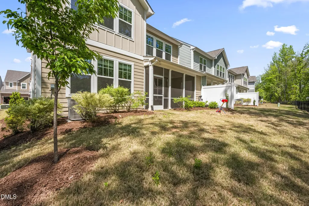 121 Faxton Way Holly Springs NC 27540