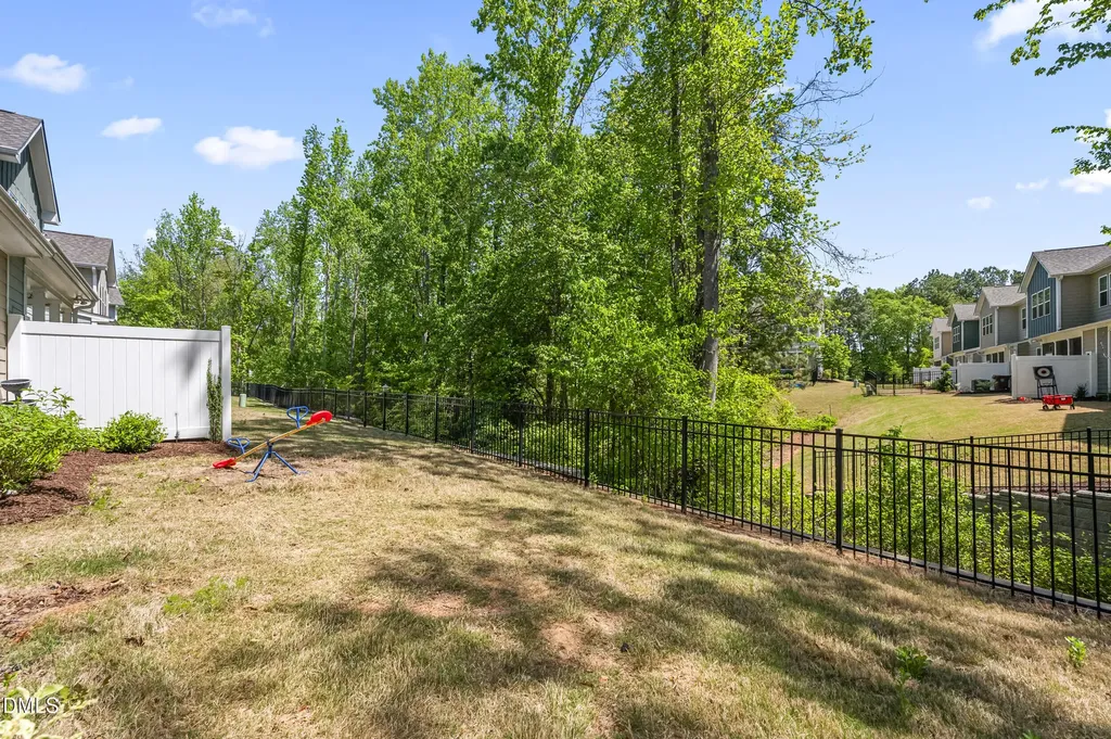 121 Faxton Way Holly Springs NC 27540