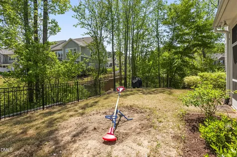 121 Faxton Way Holly Springs NC 27540