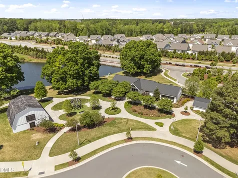 121 Faxton Way Holly Springs NC 27540
