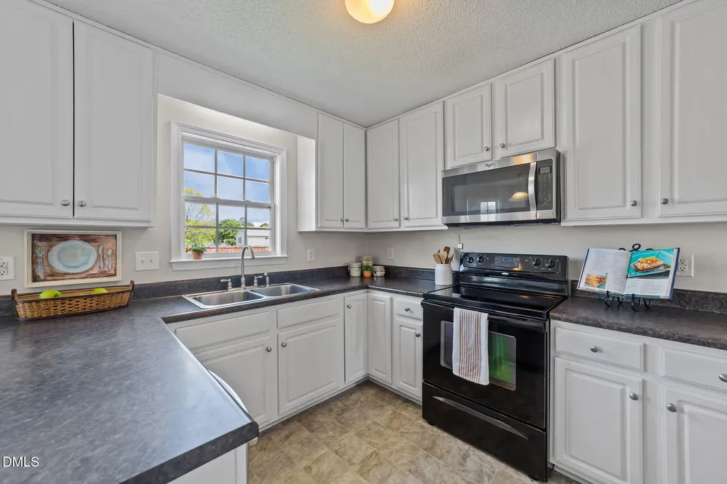 137 Woodglen Drive Clayton NC 27527