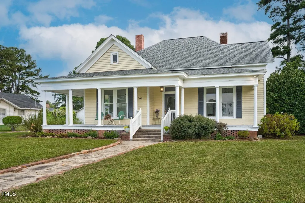 206 W Blalock Road Lucama NC 27851