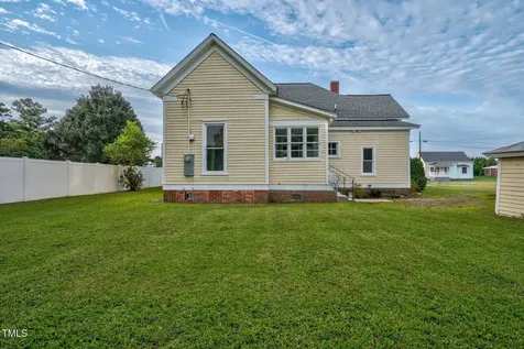 206 W Blalock Road Lucama NC 27851
