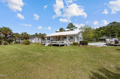 66 E North Shore Lane Arapahoe NC 28510