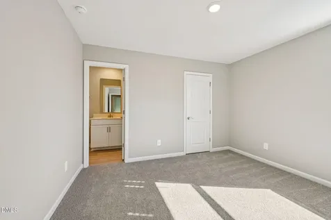 100 Stradshire Court Zebulon NC 27597