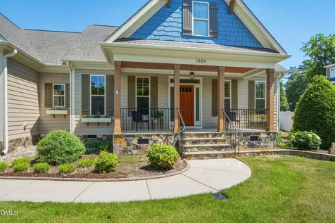 1304 Golden Bluff Lane Fuquay Varina NC 27526