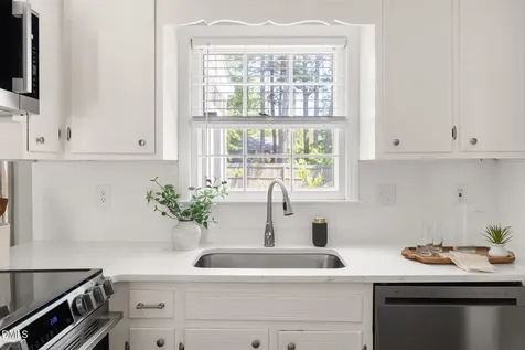 105 Penny Lane Cary NC 27511