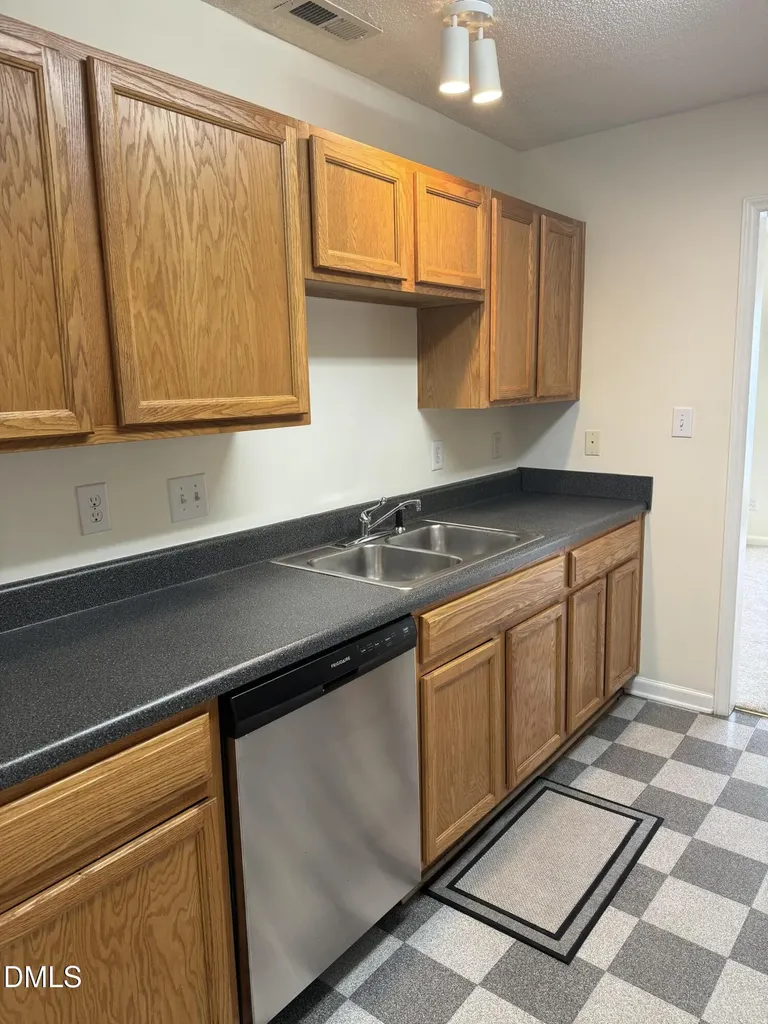 4803 Tanglewood Oaks Street Raleigh NC 27610
