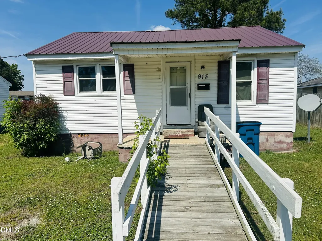 913 E Harnett Street Dunn NC 28334