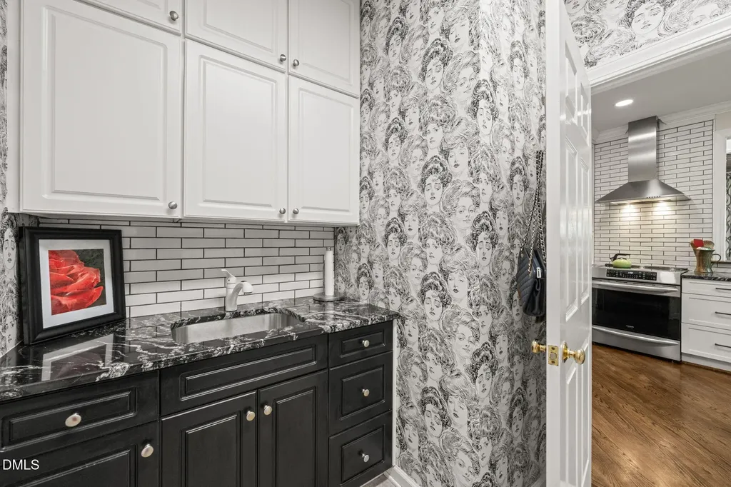 2112 Ridgefield Drive Chapel Hill NC 27517