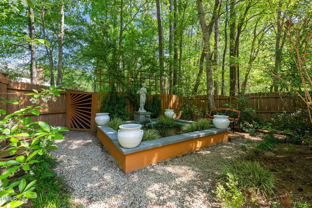 2112 Ridgefield Drive Chapel Hill NC 27517