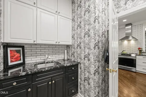 2112 Ridgefield Drive Chapel Hill NC 27517