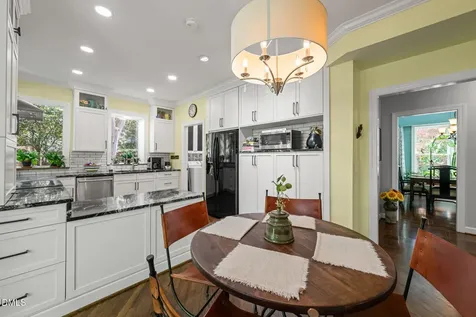 2112 Ridgefield Drive Chapel Hill NC 27517