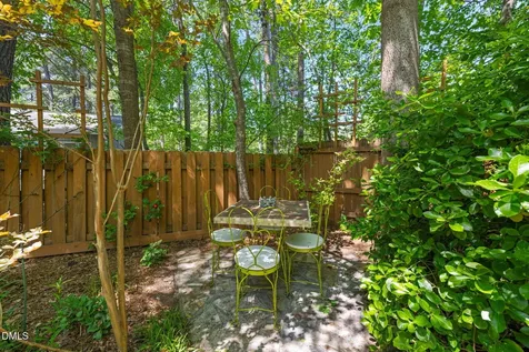 2112 Ridgefield Drive Chapel Hill NC 27517