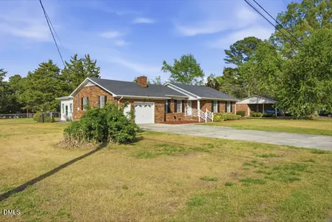 301 Halifax Street Clinton NC 28328