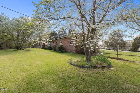 1225 2nd Street Eden NC 27288
