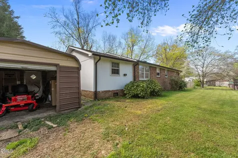 1225 2nd Street Eden NC 27288