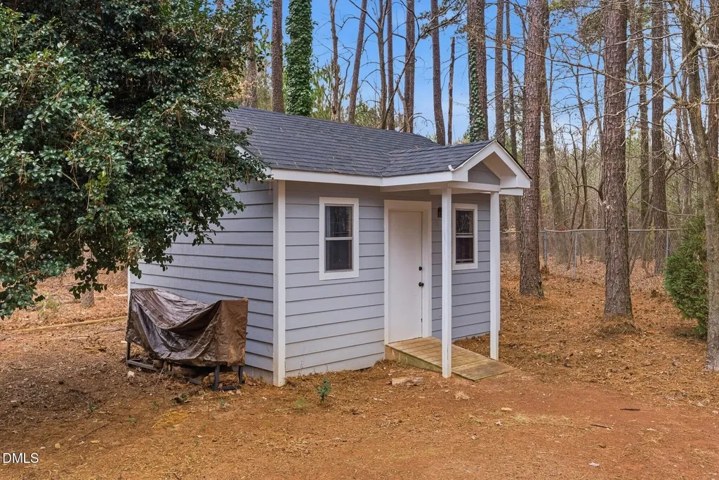 3201 Fieldview Court Raleigh NC 27607