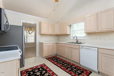 692 Huntingdon Street Elon NC 27244