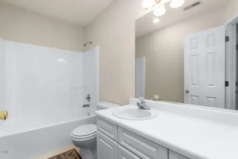 692 Huntingdon Street Elon NC 27244