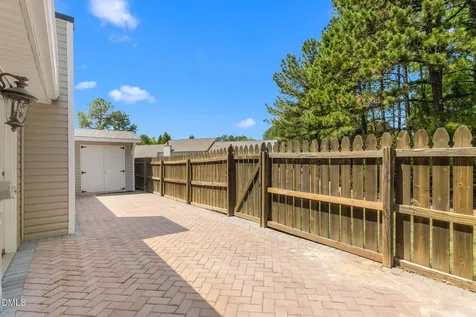 692 Huntingdon Street Elon NC 27244