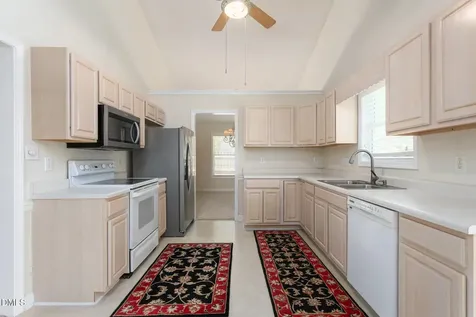 692 Huntingdon Street Elon NC 27244