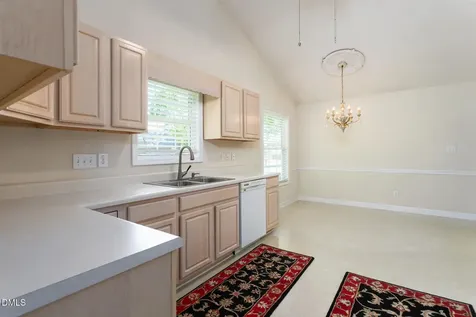 692 Huntingdon Street Elon NC 27244