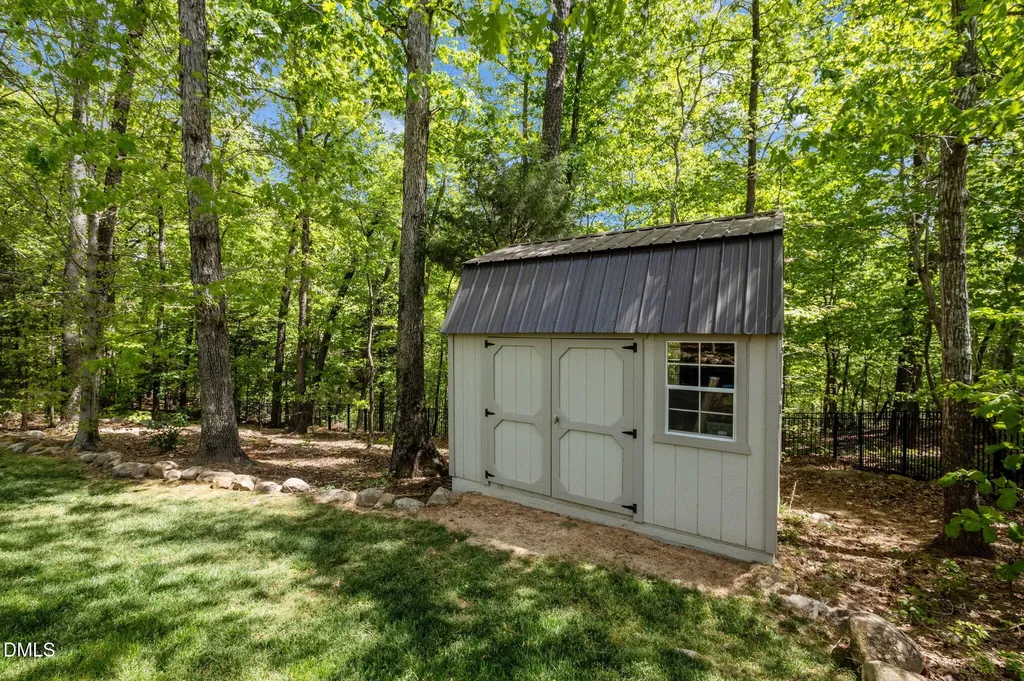 1004 Mocker Nut Lane Chapel Hill NC 27517