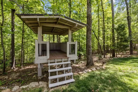 1004 Mocker Nut Lane Chapel Hill NC 27517