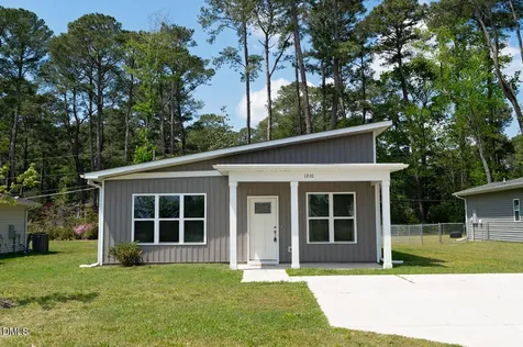 1210 S 2nd Street Smithfield NC 27577