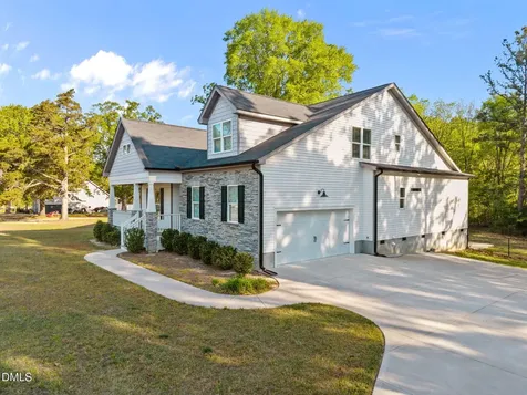 952 Brantleytown Road Zebulon NC 27597