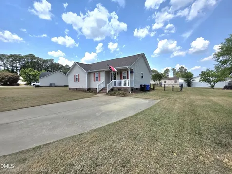 19 Atlantic Avenue Benson NC 27504
