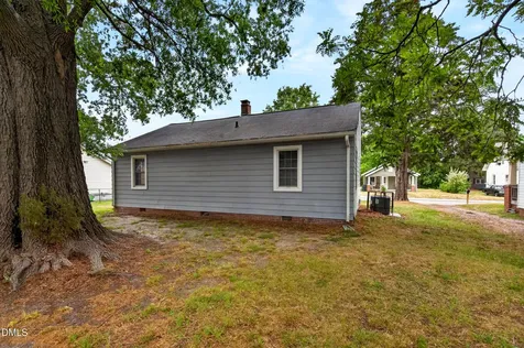 994 Maple Street Henderson NC 27536