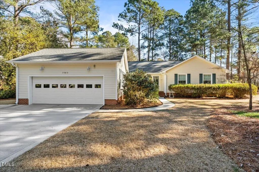 7980 Glasgow Drive Laurinburg NC 28352