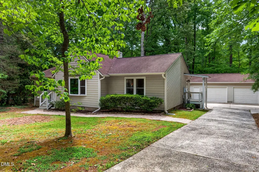 12 Drakesway Court Durham NC 27713