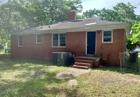 307 Byrd Street Clinton NC 28328