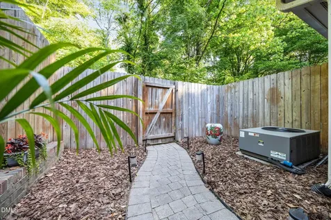 13 Hartford Court Durham NC 27707