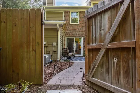 13 Hartford Court Durham NC 27707