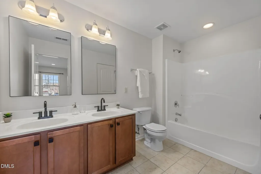 729 Lake Artesia Lane Fuquay Varina NC 27526