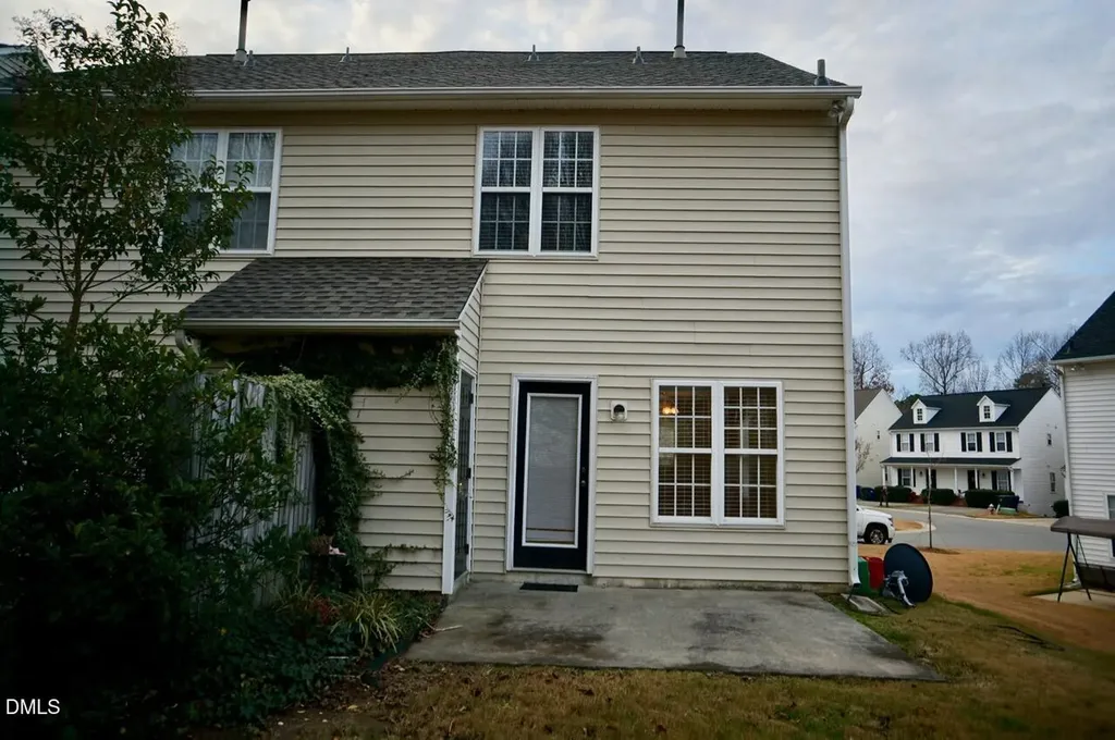 2444 Pumpkin Ridge Way Raleigh NC 27604